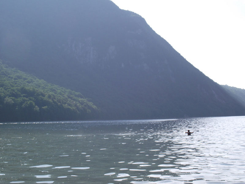 Year round accommodations including outdoor grill and heated pool (three season), now with VAST Trail access.